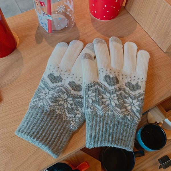 Festive Couple's Heart Knit Gloves - Warm Winter Gift for Men - Polyester Blend - Knit Design - Perfect for Cold Weather